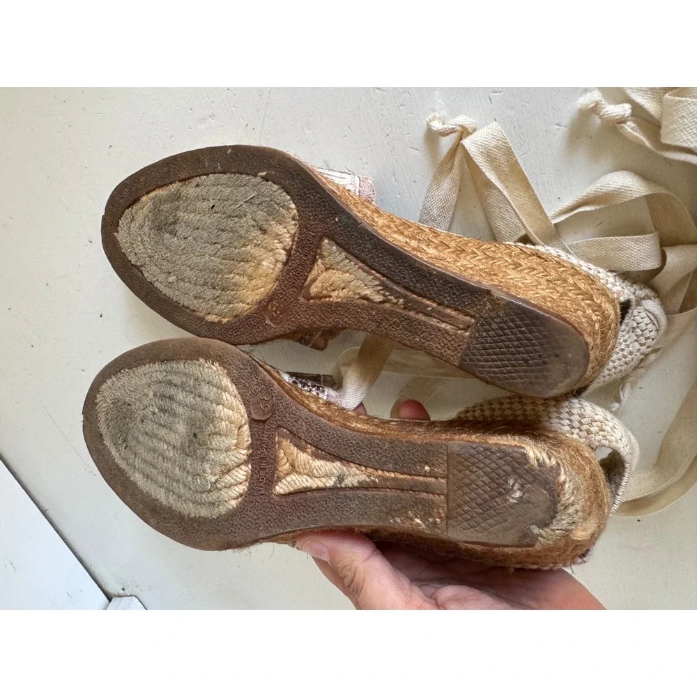 Miz Mooz floral embroidered espadrilles size 38 (7.5-8)‎